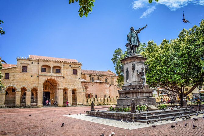Vista del Parque Colón y la Catedral Primada de América